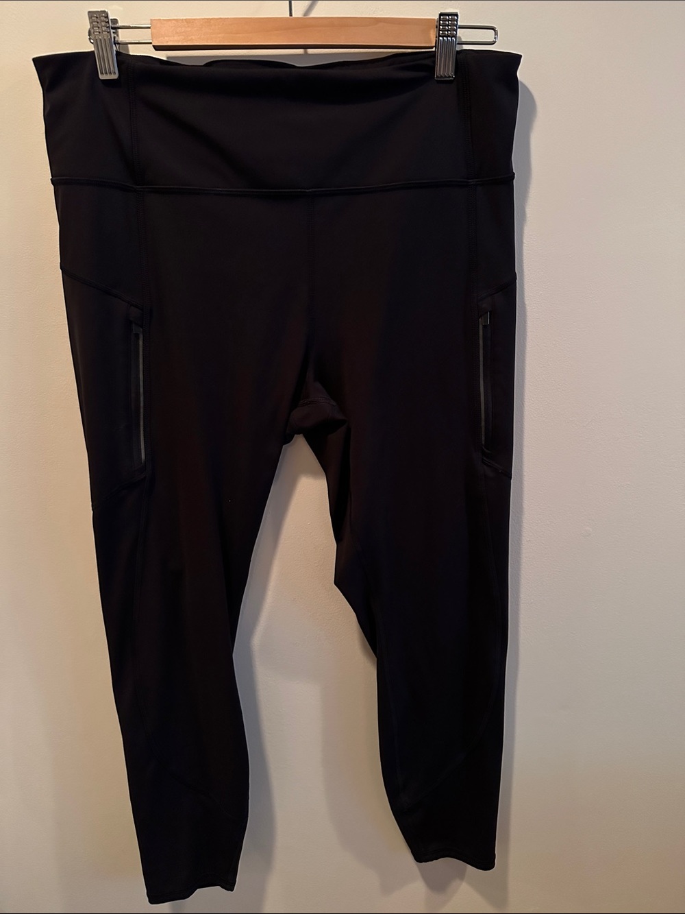 Athleta Black Women’s Rainer Leggings with Zip Pockets